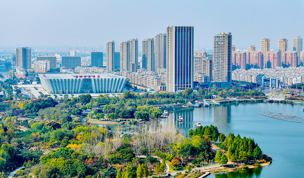 中国市长访谈录︱专访安徽亳州市长秦凤玉:努力为全球健康提供"亳州