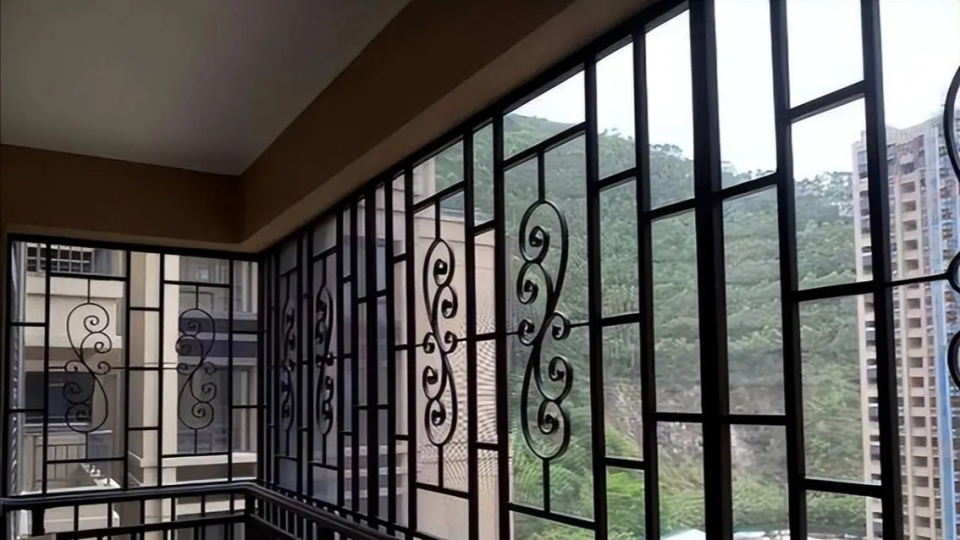 中国到处是防盗窗,国外那么乱,为什么很少安装防盗窗呢?