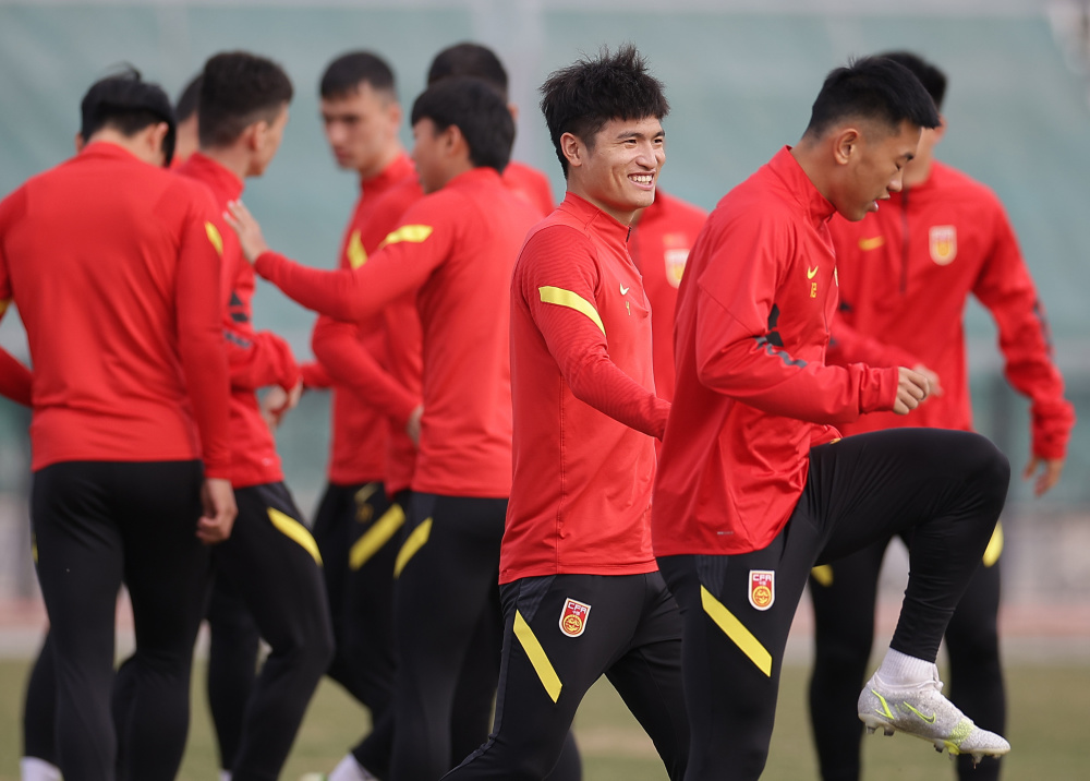 (体育)足球——u20亚洲杯:中国队训练备战_腾讯新闻