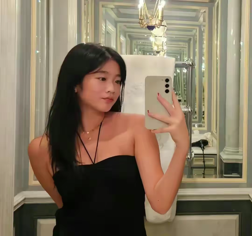 但也有爆料说,李在镕每个月花费100万美元从欧洲空运美酒,李元珠的