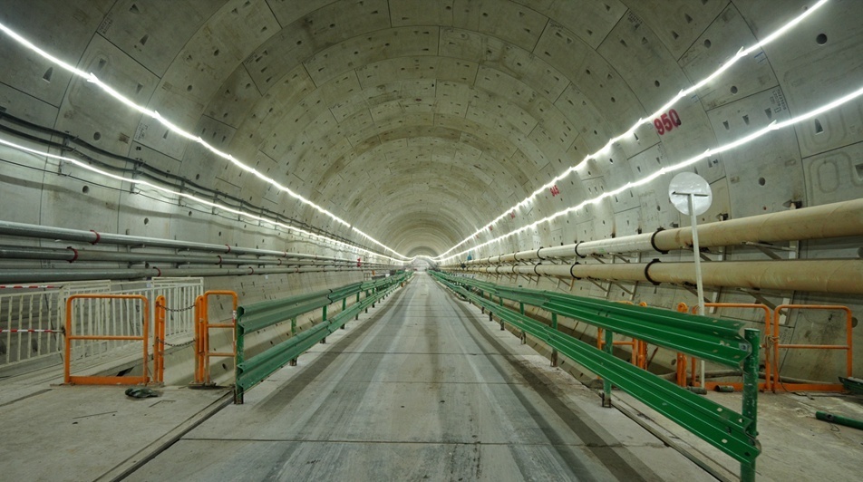 国内在建最大直径海底盾构隧道深圳妈湾跨海通道单线贯通