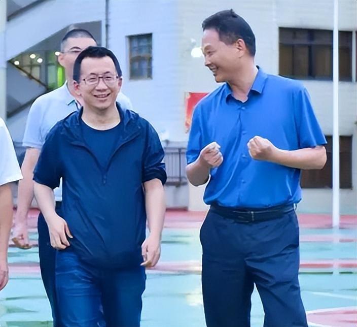 中国互联网首富张一鸣捐款2亿