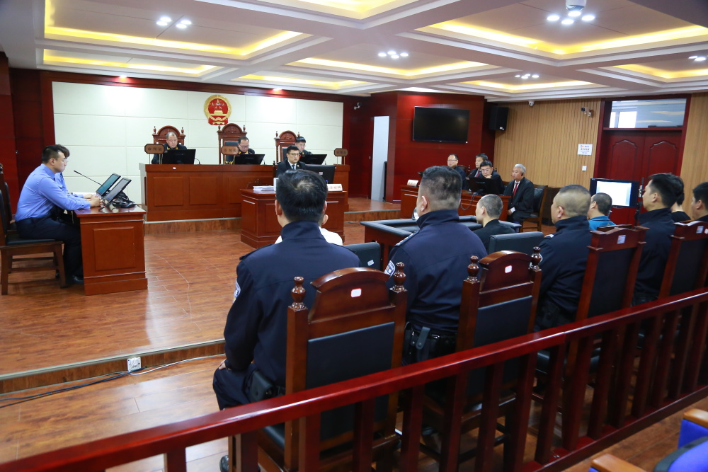 黑龙江12件涉黑涉恶案件集中公开宣判85人获刑