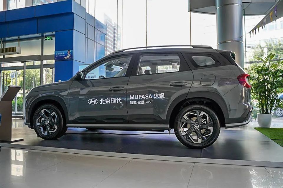 北京现代2023年推出的一款全新紧凑型suv,基于现代i