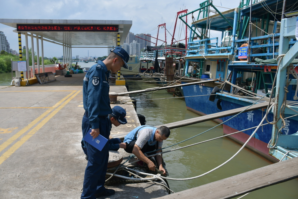 台风泰利逼近广东海警深入辖区排查全力防台风保安全