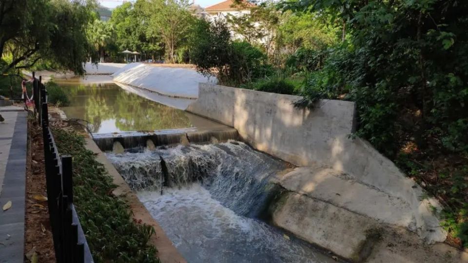 安河翡翠绿洲段03拓宽水南支涌(16m→25m),增加水南支涌分水能力,温涌