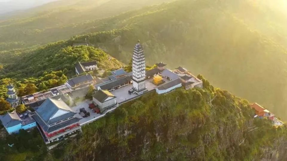 【甜蜜生活在宾川】追寻徐霞客足迹 品鸡足山之壮美