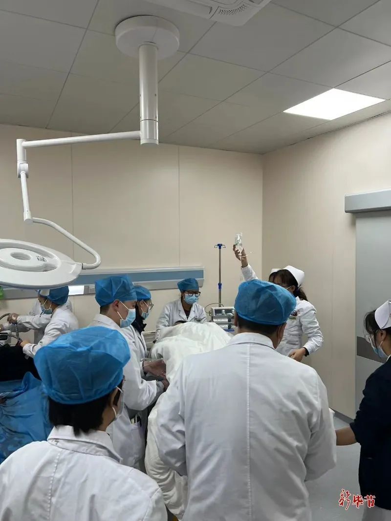 “产妇车上分娩！”七星关区人民医院多科室联动成功救治_腾讯新闻