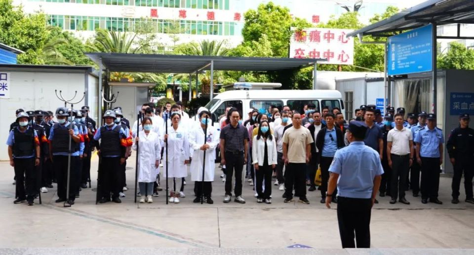 反恐防暴丨一"暴徒"闯入嵩明县人民医院