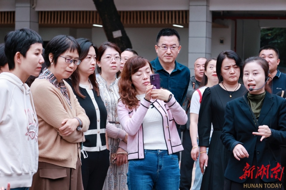 80位兰州市市级骨干校长齐聚枫树山莲湖小学观摩交流_腾讯新闻