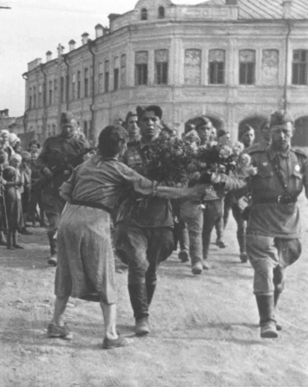 人物篇】斯大林10：苏联是依靠盟军的物资援助打赢战争的吗？-腾讯新闻