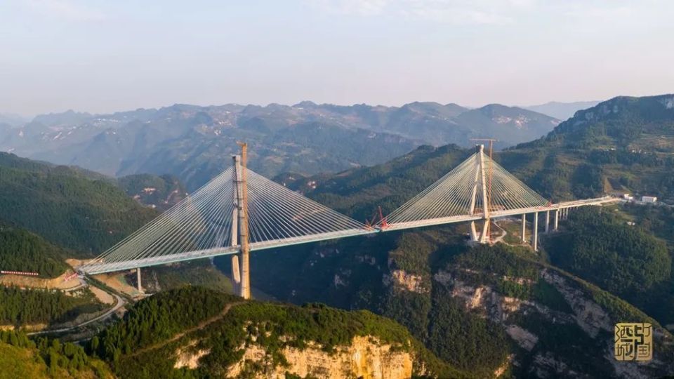 古金高速最后一座桥梁合龙_腾讯新闻