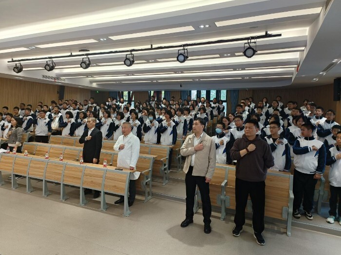 近视防控宣传教育月近视防控科普讲座走进东侨中学万安校区