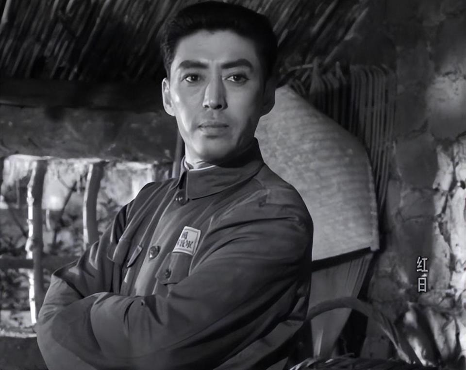她的祖父是著名表演艺术家张伐,父母虽然不是演员,但也是热爱文艺的