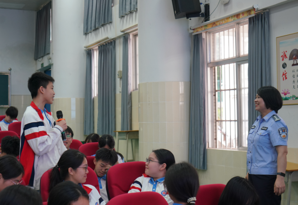 5月23日,连州市教育局联合广东司法警官职业学院在北山中学开展以"