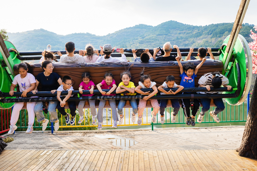 山东好景|济南孩子小镇:孩子们享受假日里的美妙乐趣_腾讯新闻