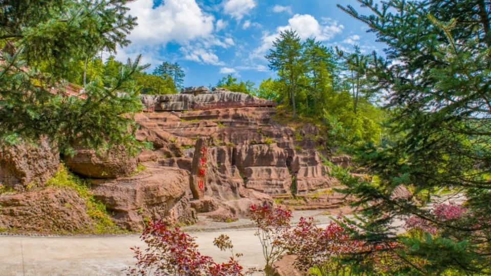 远离喧嚣,就来人间仙境黎坪!