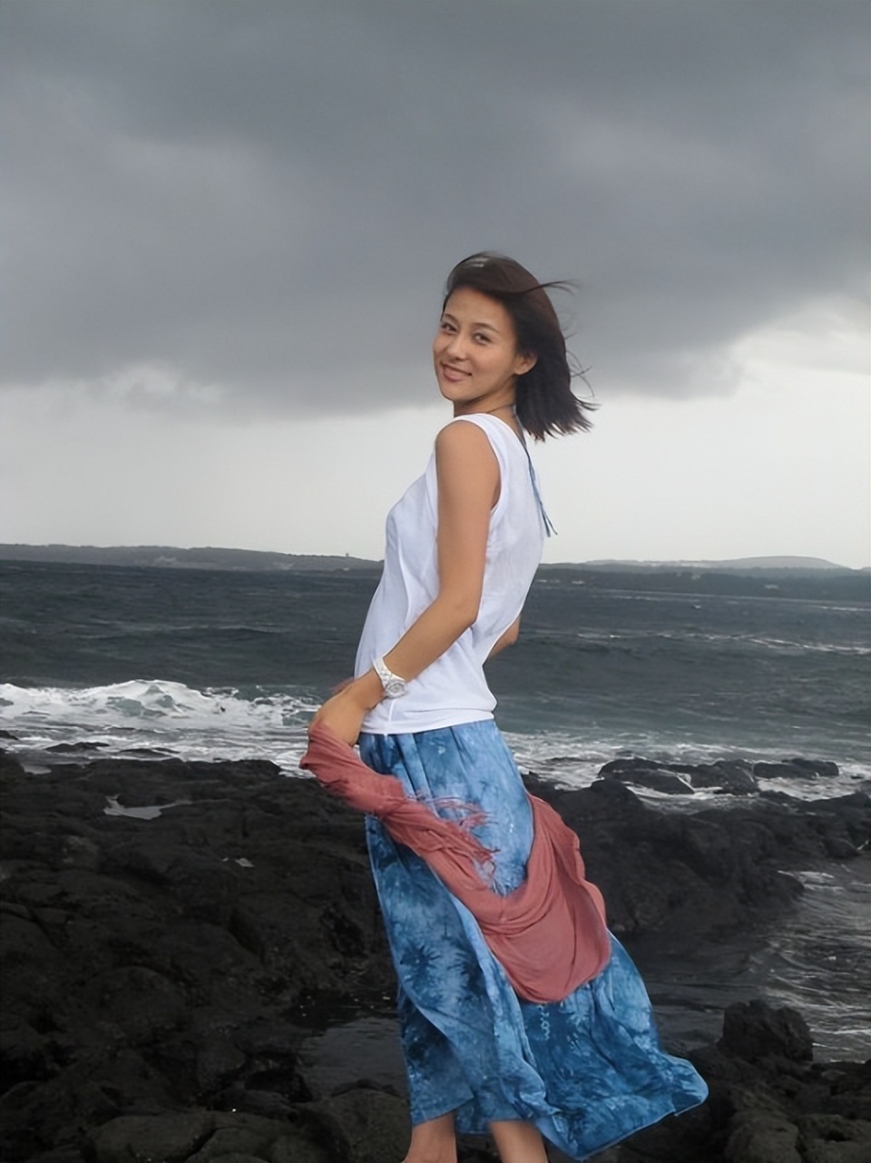 贾青回应与王丽坤前夫谈过恋爱传闻