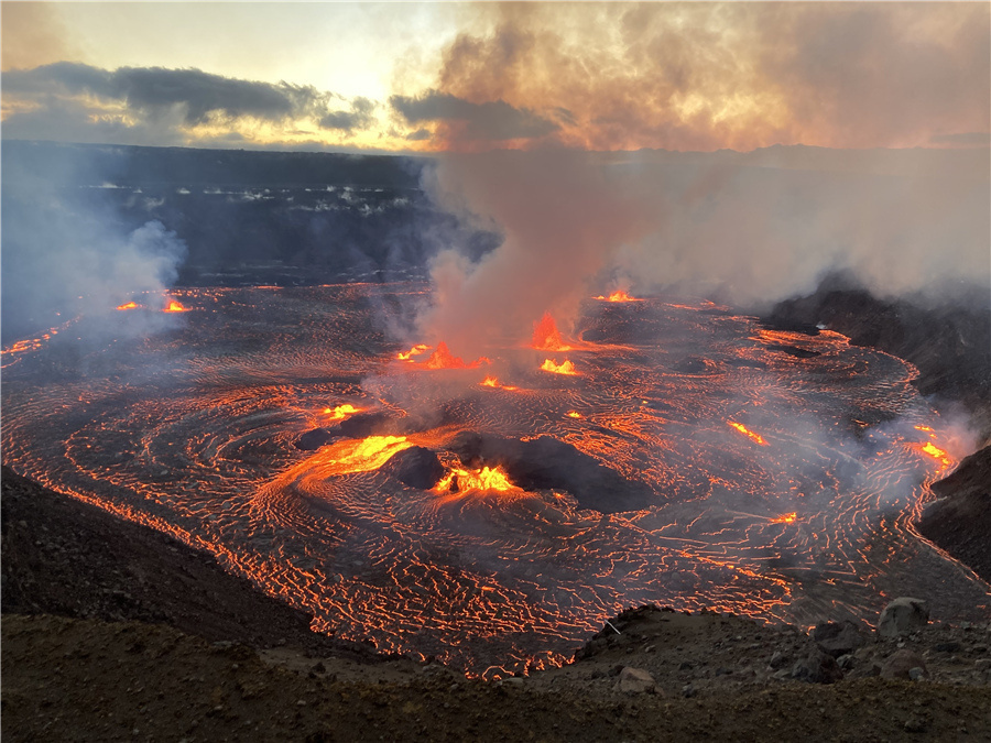 美国夏威夷基拉韦厄火山喷发