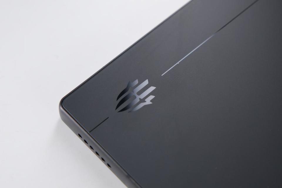 红魔10 Air评测：最不像游戏手机的红魔 但优雅且强悍_腾讯新闻