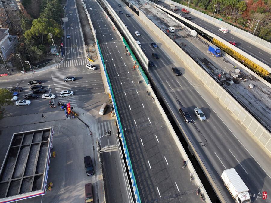 s4入城段抬升工程西幅保通道路后天启用,打通东西向交通断头路_腾讯
