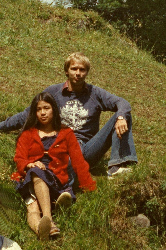 俏黄蓉翁美玲成名之前,和外籍男友旅行的照片,那时她还是学生