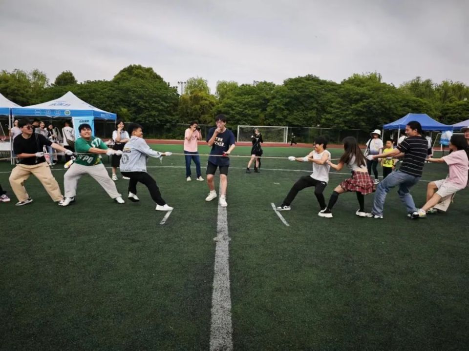 大学生校园活动照片图片