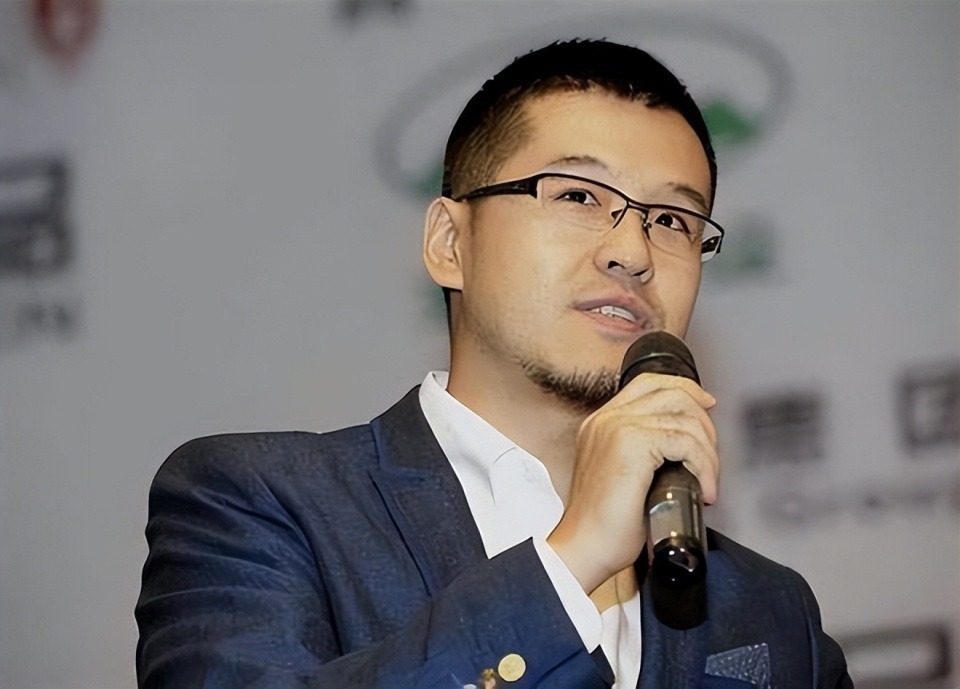 美国杨毅获espn5年1.25亿美金续约,耍嘴皮收入比肩nba球星