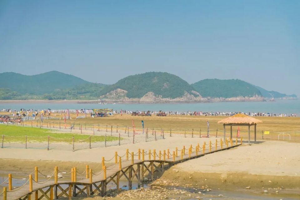 "粽叶飘香"东海半边山旅游度假区恰逢端午佳节,还有碱水粽,香包等极具