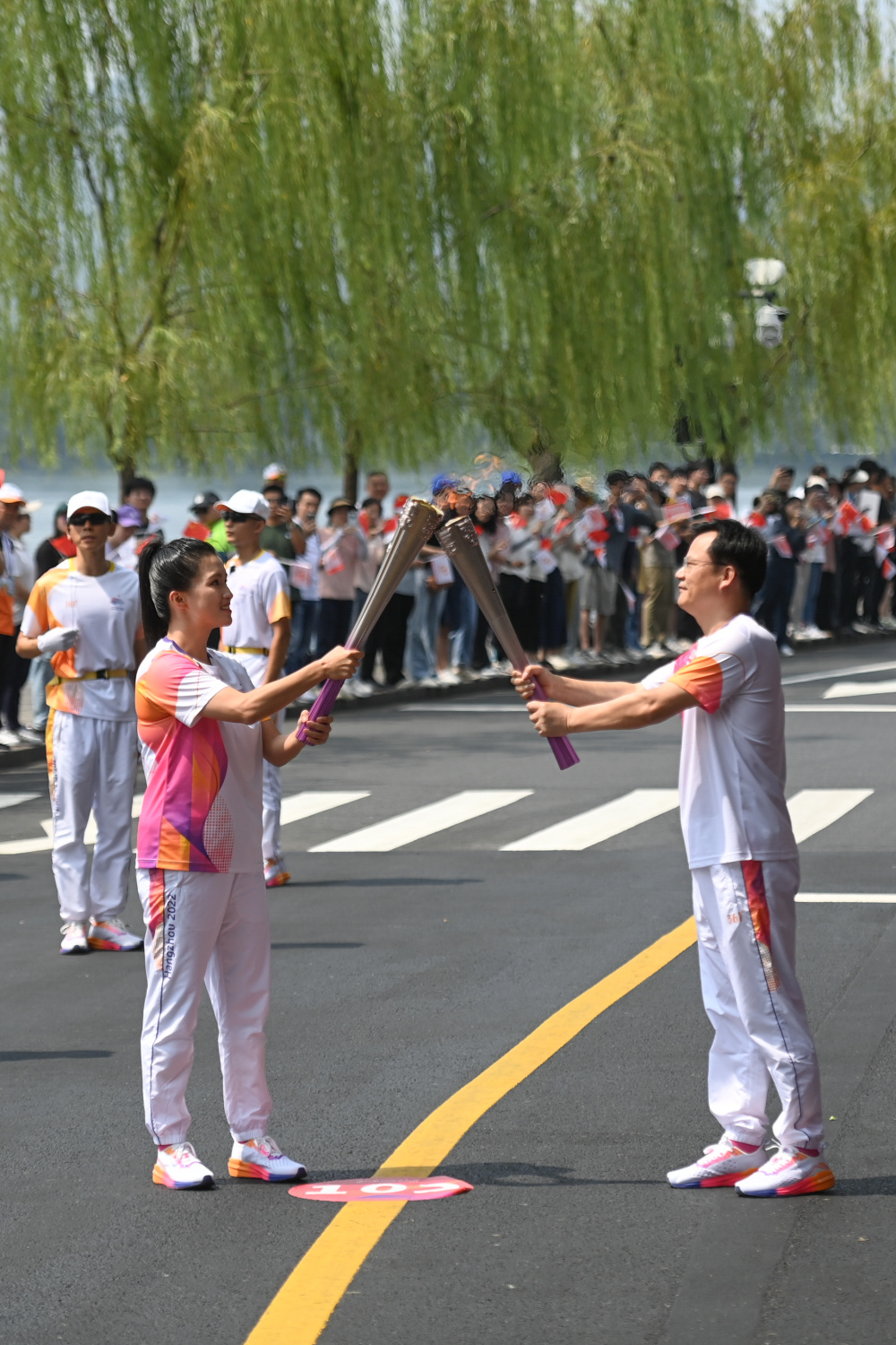 杭州亚运会火炬传递启动(6)_腾讯新闻