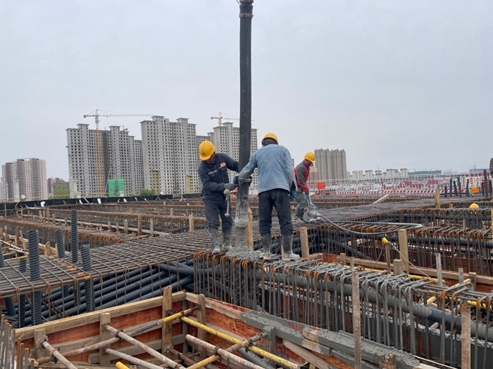 大同立交工程混凝土连续箱梁开始浇筑