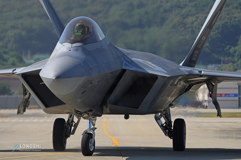 美军f22a迫近解放军出其不意运9电侦机包抄琉球可支持歼20