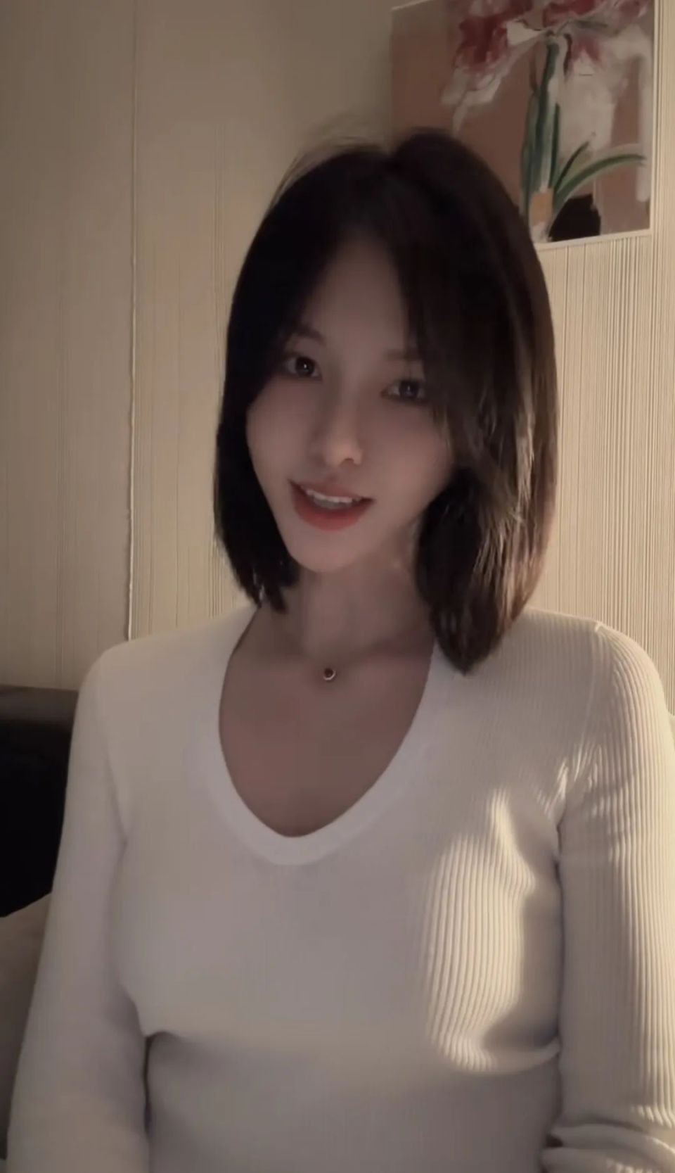 斗鱼事件后阿冷三个月未现身,近日露面某音送祝福,网友:这是生了?