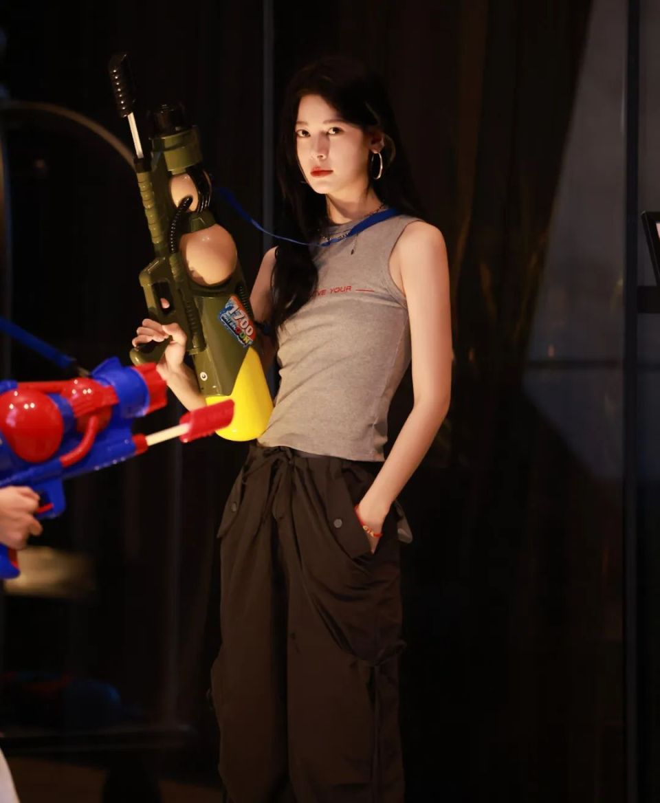 赵昭仪的穿搭,越看精神越稳定!