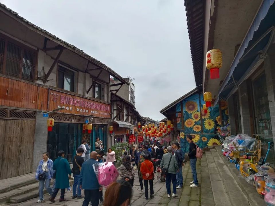 "五一"富顺a级景区接待游客18.3万人次 实现旅游消费1