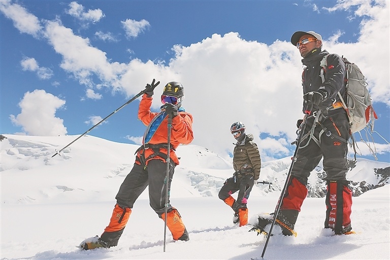 老登山队员讲述:曾冲顶高峰的龙江勇士