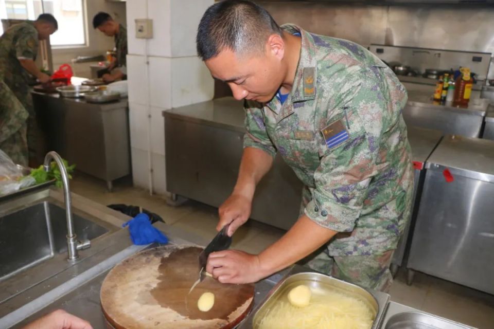 海军保障兵的"十八般武艺"