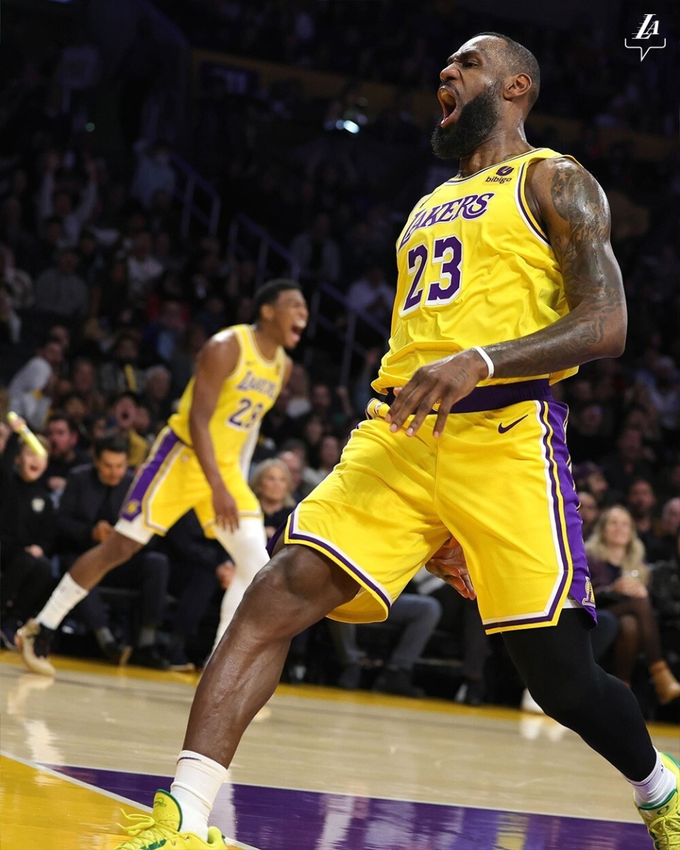 今天没出汗詹姆斯15中9高效取得25分8助攻