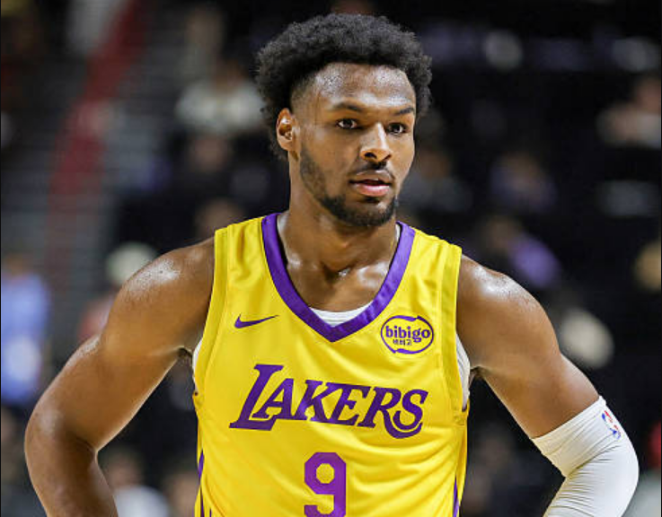NBA夏联：詹姆斯观战湖人轻取鹈鹕 布朗尼14分广东外援两双5帽