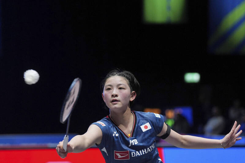 27岁山口茜打败18岁宫崎友花,日本羽毛球女单一姐之争有结果