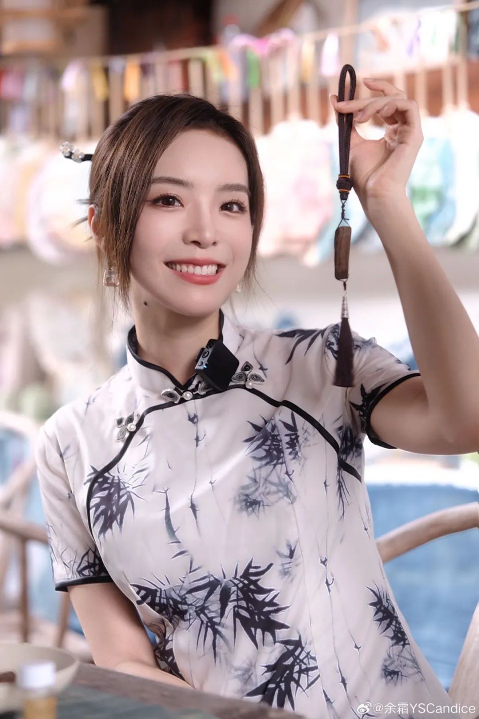 【lpl老婆】余霜青花瓷旗袍,中国风就是最厉害的