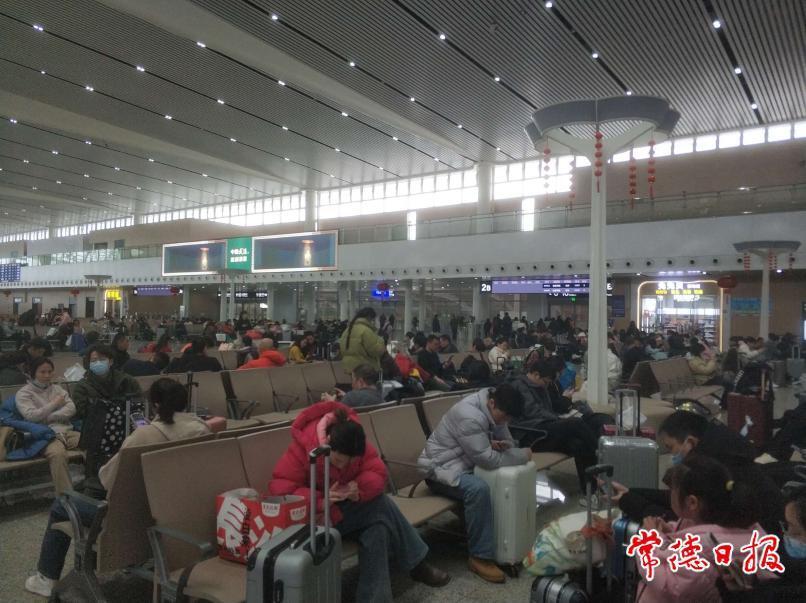 春节后首个返程高峰 常德火车站增开9趟临客_腾讯新闻