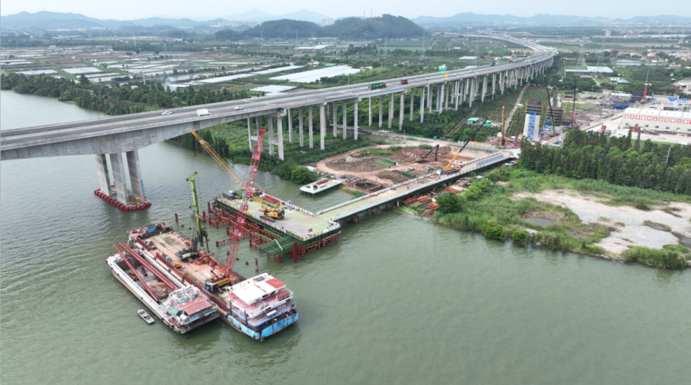 全力奋战!深江铁路江门段建设者如钉子般坚守在岗位上_腾讯新闻