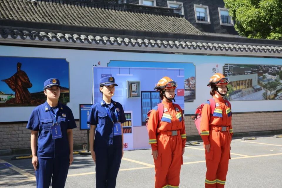 张宝政委代表支队党委感谢越城区委区政府对消防工作的关心支持,并对