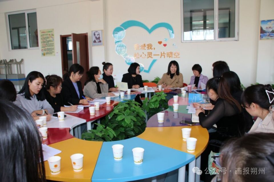 近日,怀仁市教育局小学教研室在该市城镇第三小学校和城镇第六小学校