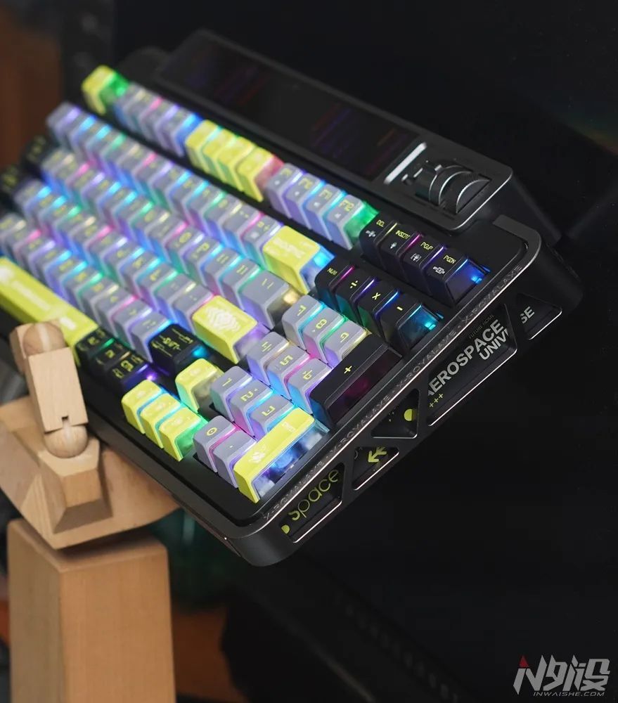 斧 御斧键盘怎么样3699元，首发青龙轴RGB：御斧XL98 滕王机械键盘