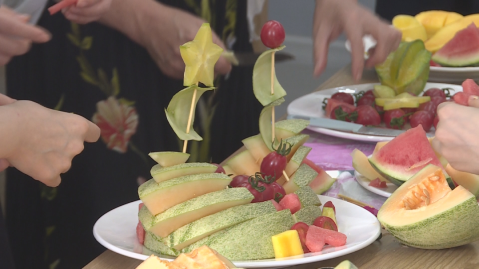 连城县医院:开展水果拼盘比赛庆祝国际护士节