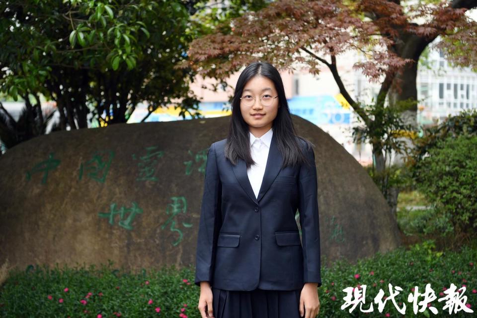 他说,在高中的学习中,南外给予的最大帮助在于提供了一个非常好的学习