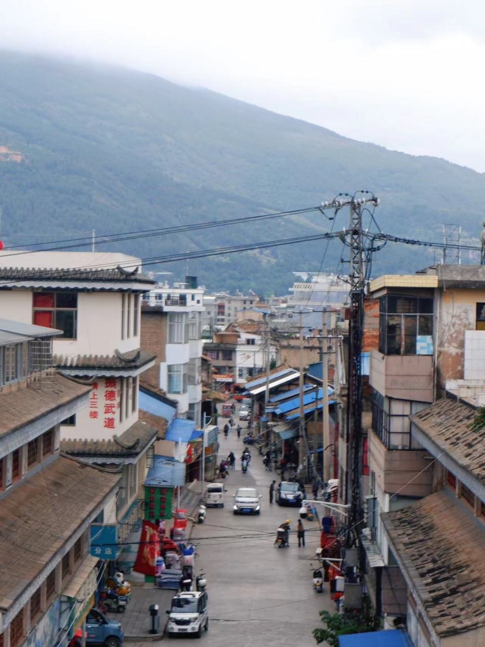 玉溪北城古街,活着的民国老街区,万古楼坐镇中心