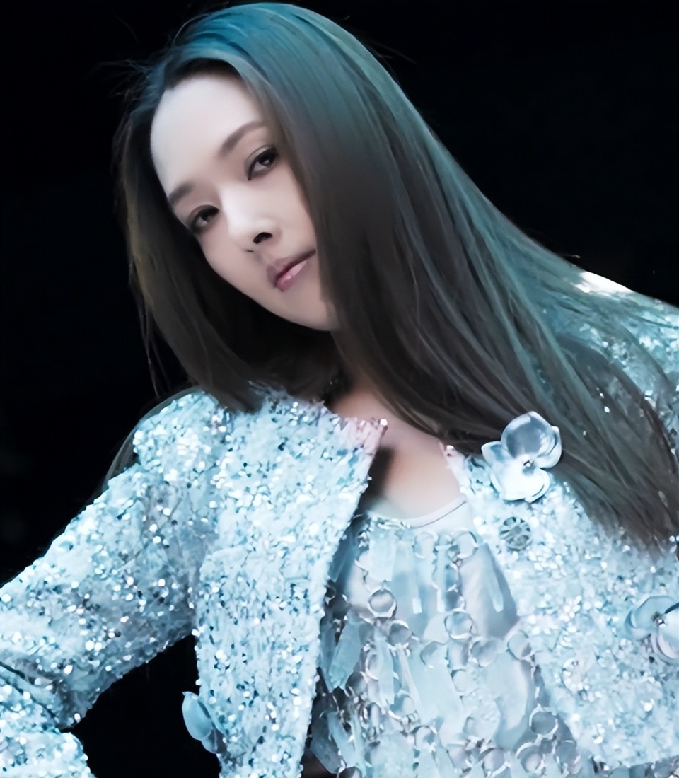 向佐谈及郭碧婷哽咽落泪,表态对妻子无可挑剔,网友:我看到了愧疚感_腾